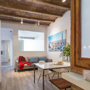 Happy People Sagrada Familia Apartment Barcelona